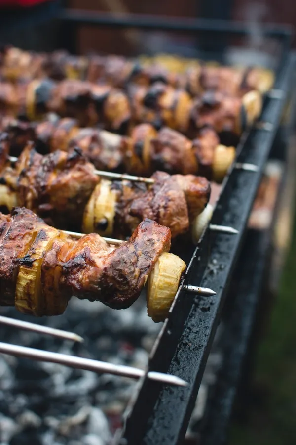Brochetas a la brasa